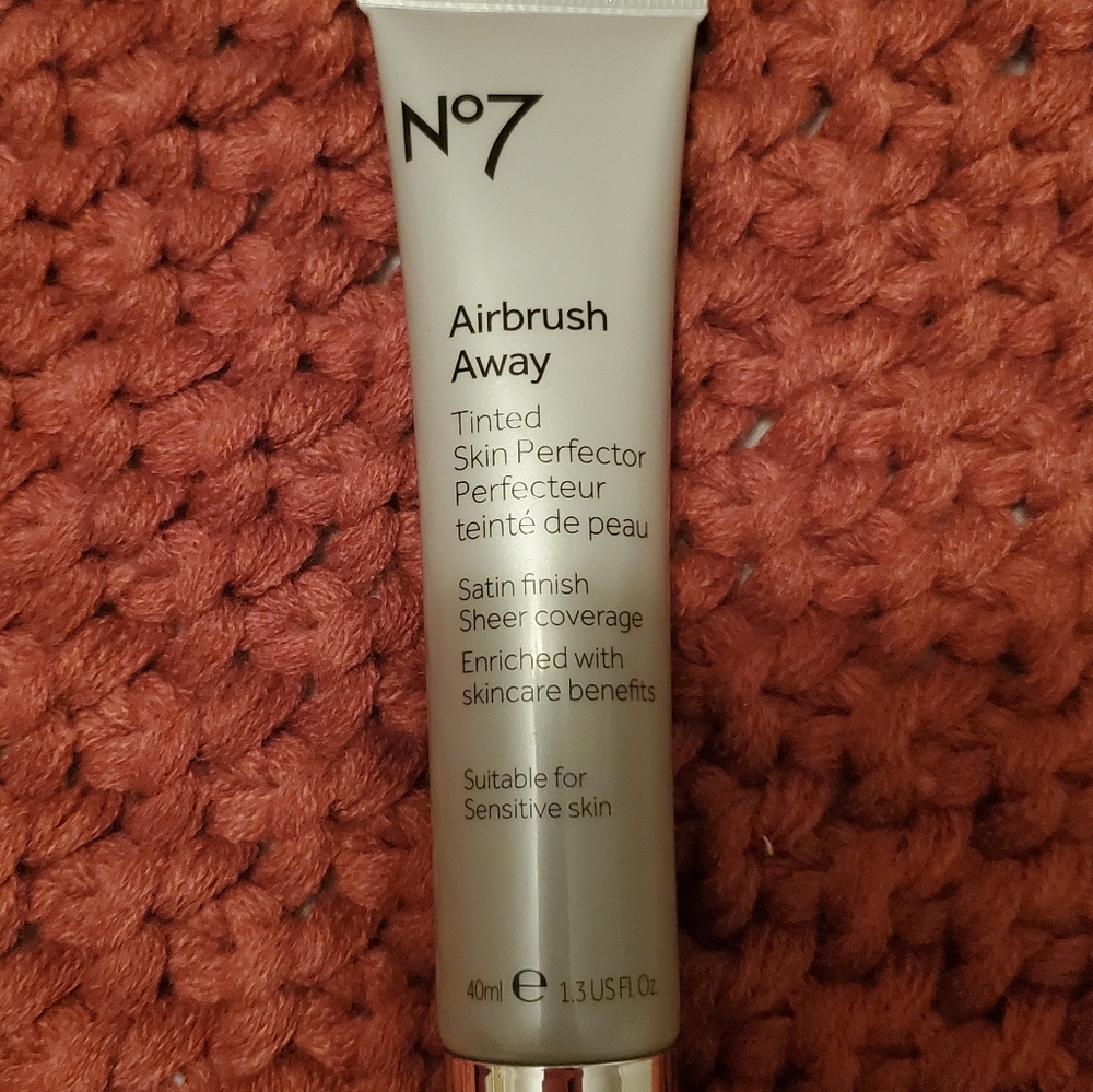 Airbrush tinted moisturizer medium No7